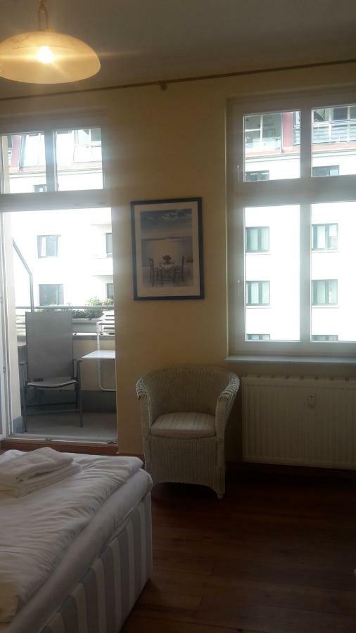 Lichtdurchflutetes Apartment Prenzlauerberg Berlin Luaran gambar